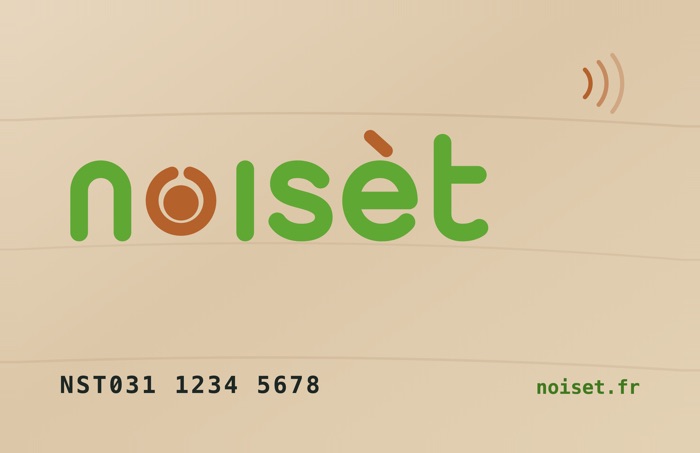 Recto de la carte noisèt en bois